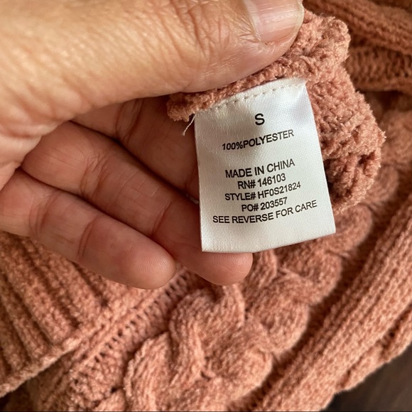 Hippie Rose Women’s Cable Knit Drop Shoulder Pink Sweater Small - Picture 10 of 11